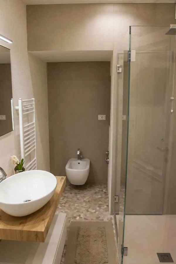Apartment Lella'S Home Como Italy